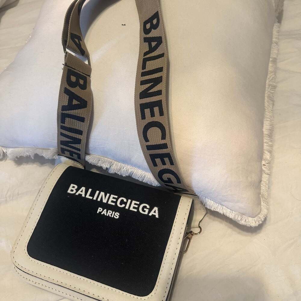 Inspired Balincieciega Paris Crossbody